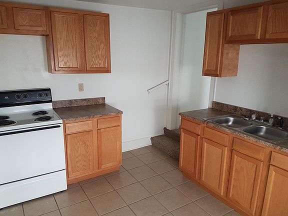 5th image of 327 W 9th St APT 2E
