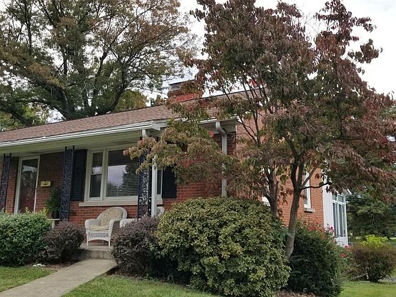 2nd image of 611 Pasadena Dr