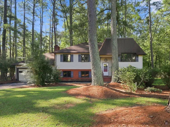 1707 Lynwood Cir, Sanford, NC 27330