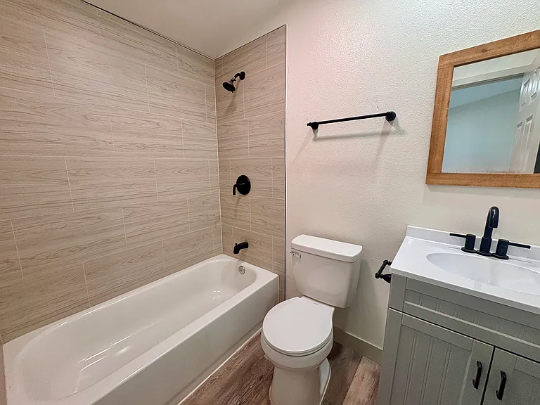 4585 Hawthorne St #B — Photo 4