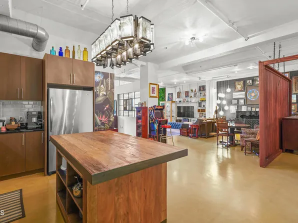 849 S Broadway #M11, Los Angeles, CA 90014