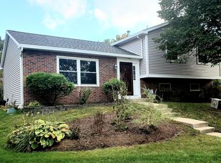 310 Aster Ct, Aurora, IL 60504