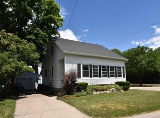 4 W 21st Ave, Oshkosh, WI 54902