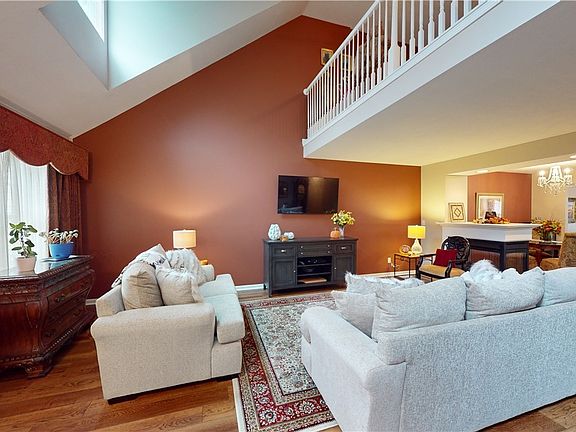 3rd image of 165 Heather Ln #27