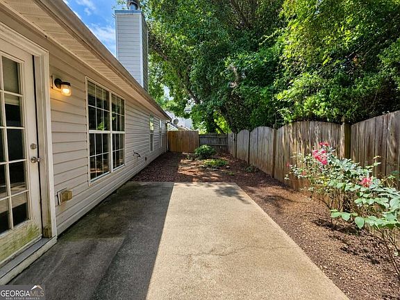2nd image of 3418 Washington Commons Ave NW