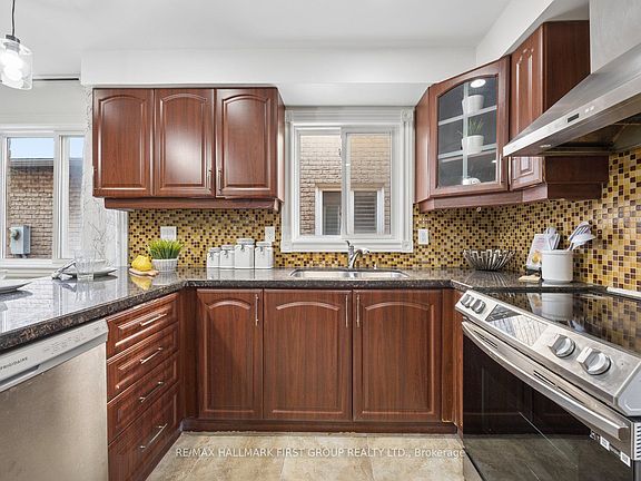 5th image of 1870 Larksmere Ct