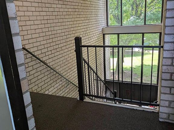 4th image of 2515 Baltimore Rd APT 8