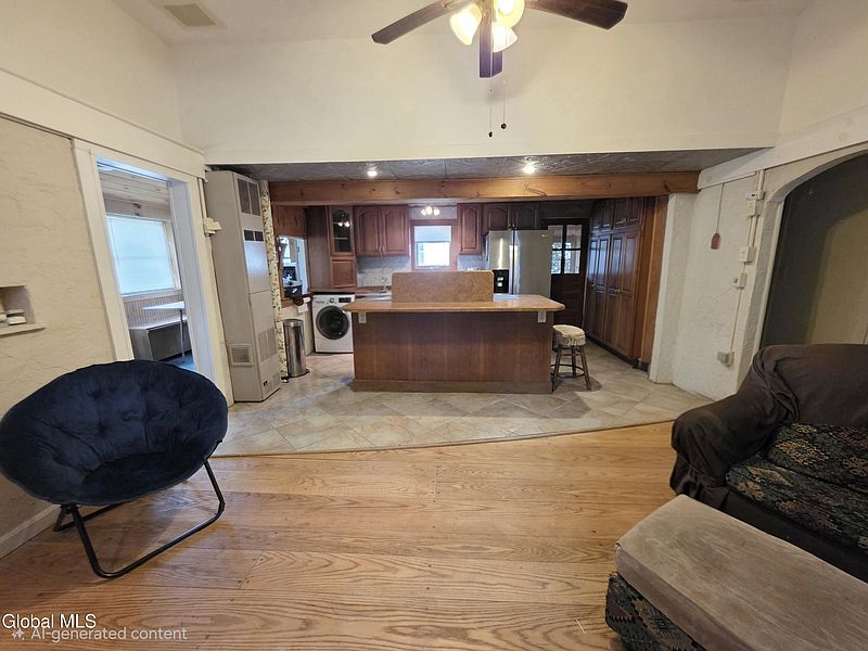 5th image of 531 Sullivan Way