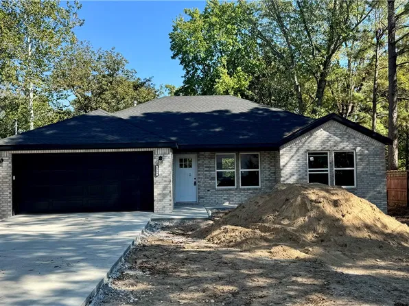 1300 Coler Dr, Pea Ridge, AR 72751