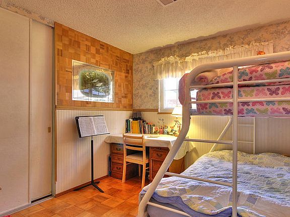 3rd image of 5694 Wintergreen Dr