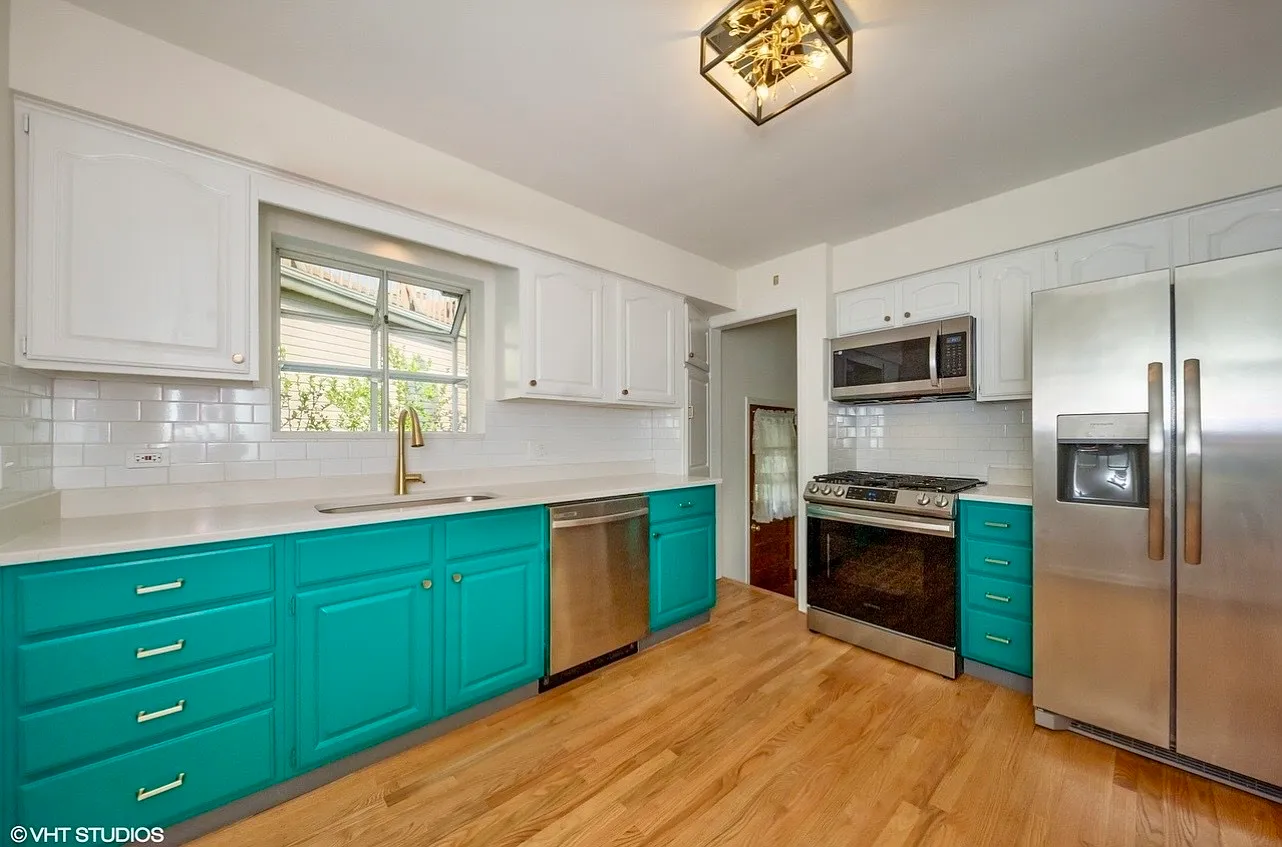 3 bed, 1200 sqft, $2,975 — Photo 4