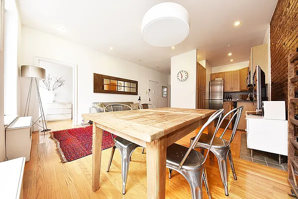 Rented by Buchbinder & Warren | media 14