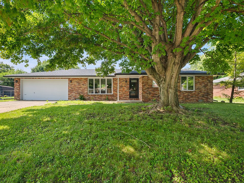 1st image of 615 Country Club Ln