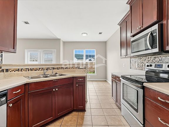 3rd image of 103 Cumberland Way