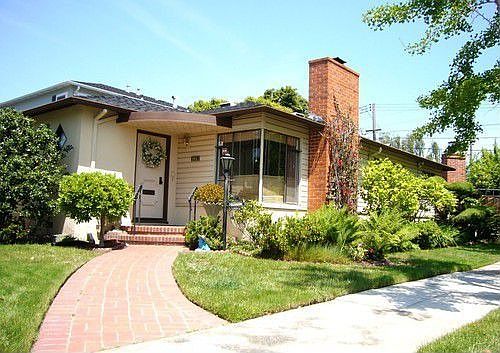 2nd image of 2951 Windsor Dr