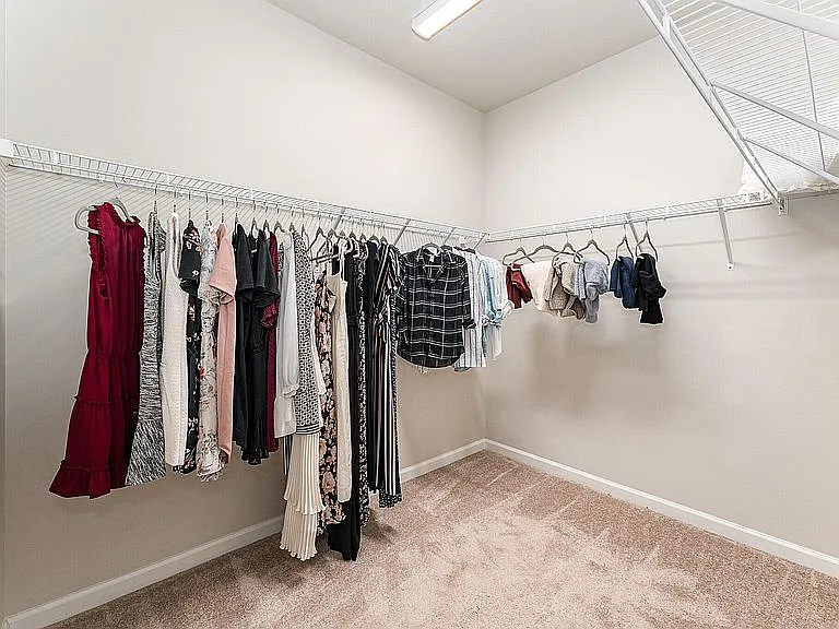 1049 Lathrop Ln — Photo 23