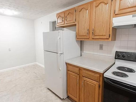 5th image of 545 Corona Ave APT D