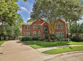 8746 Serenade Ln, Houston, TX 77040