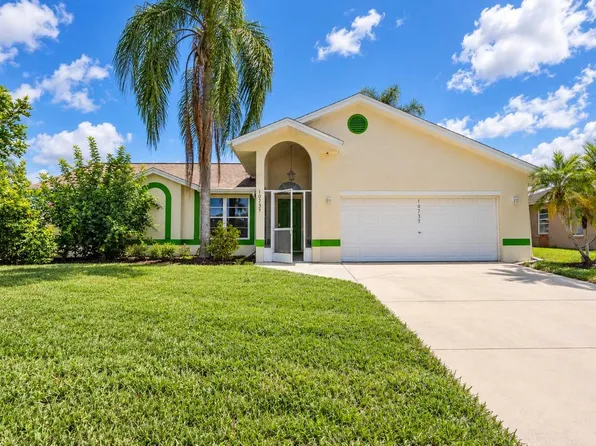 10737 Cocoatree Ct, Lehigh Acres, FL 33936