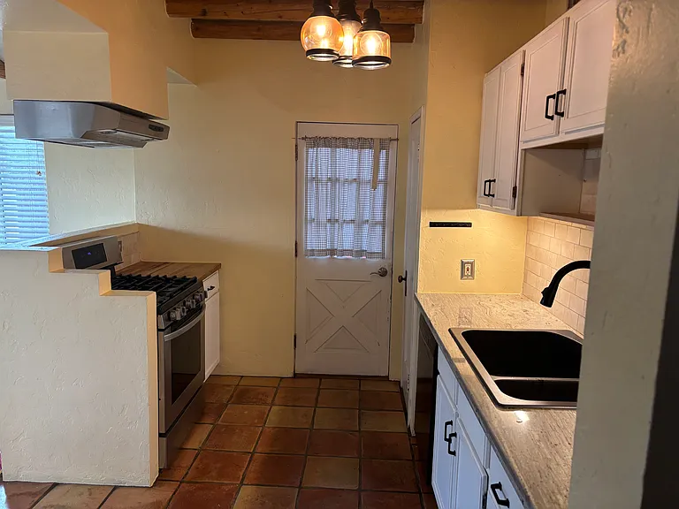 2537 N Orchard Ave — Photo 7