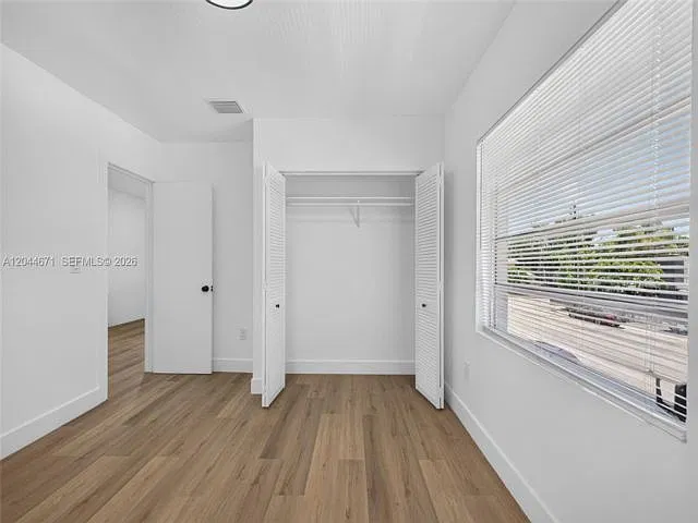 1900 SW 6th St — Photo 14