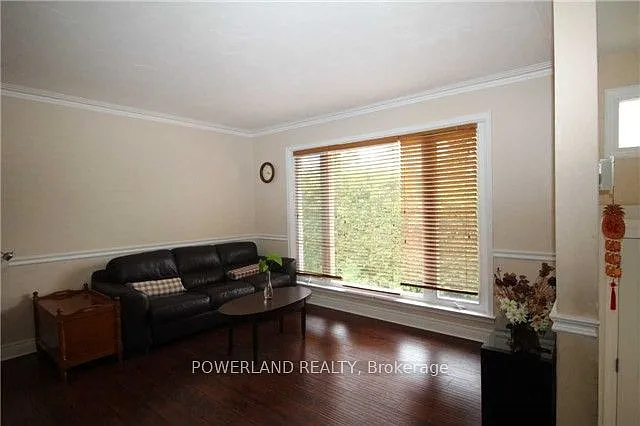 306 Osiris Dr — Photo 4