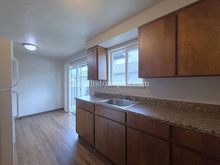403 S Ivy St — Photo 6