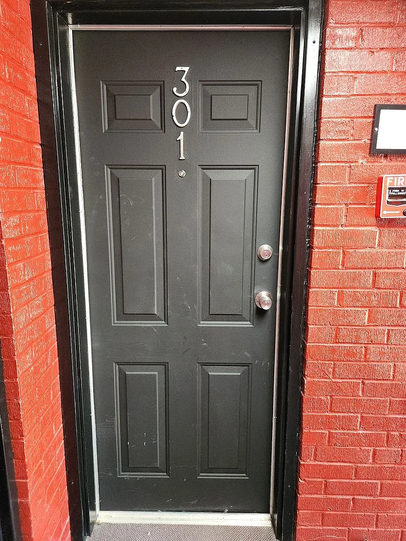 Sunny Deanwood 1 Bedroom — Photo 2