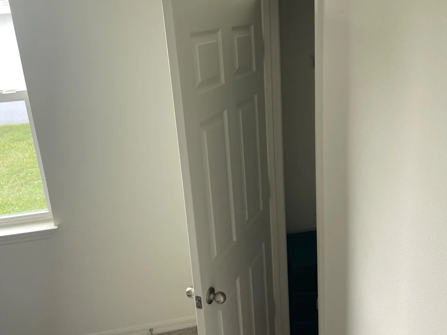 2 bed, 3.0 bath, 2400 sqft, $979 — Photo 3