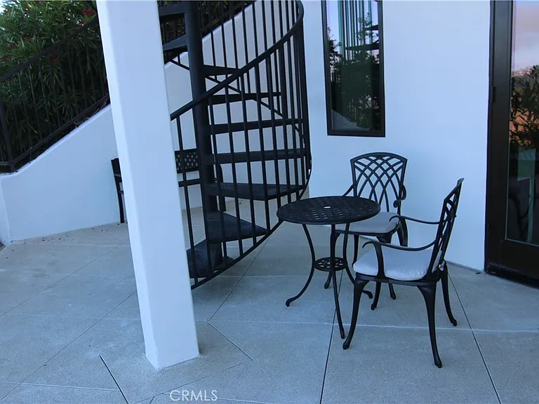 1515 Tahiti Ave #B — Photo 21