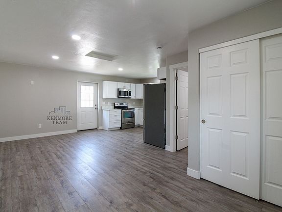 5th image of 310 N 12th Ave