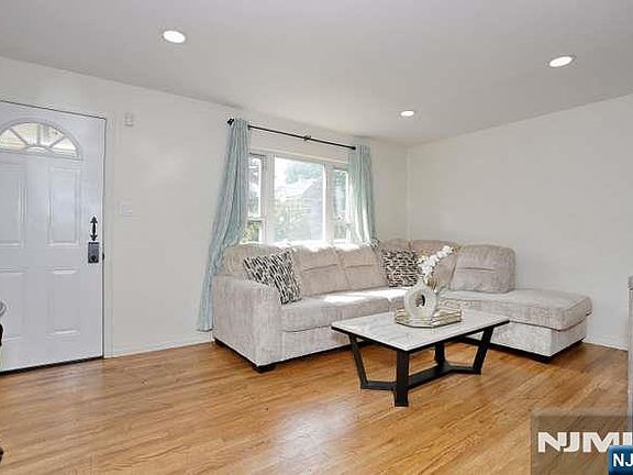 5th image of 227 Clinton Avenue