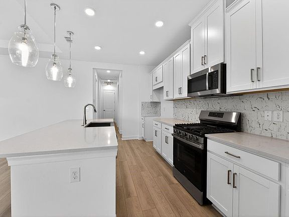 3rd image of 7820 CASPIAN STREET