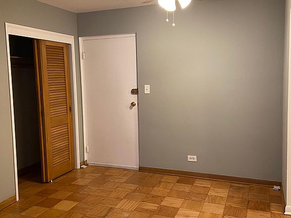 3rd image of 1040 Chicago Ave #208
