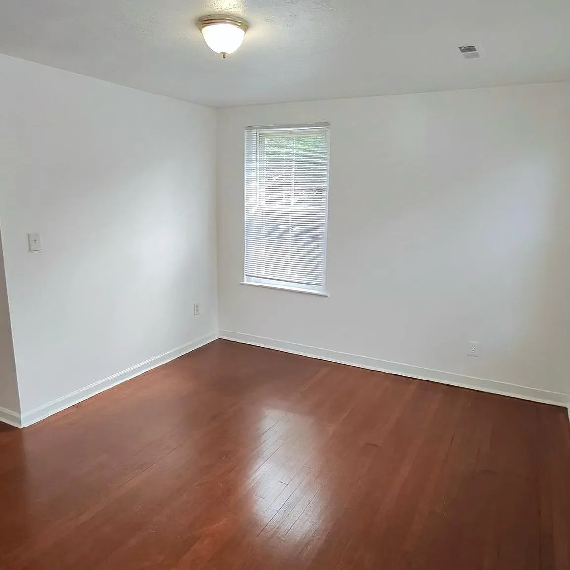 1 bed, 1.0 bath, 550 sqft, $1,700 — Photo 2