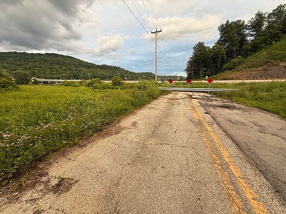 3rd image of 3988 State Highway 592