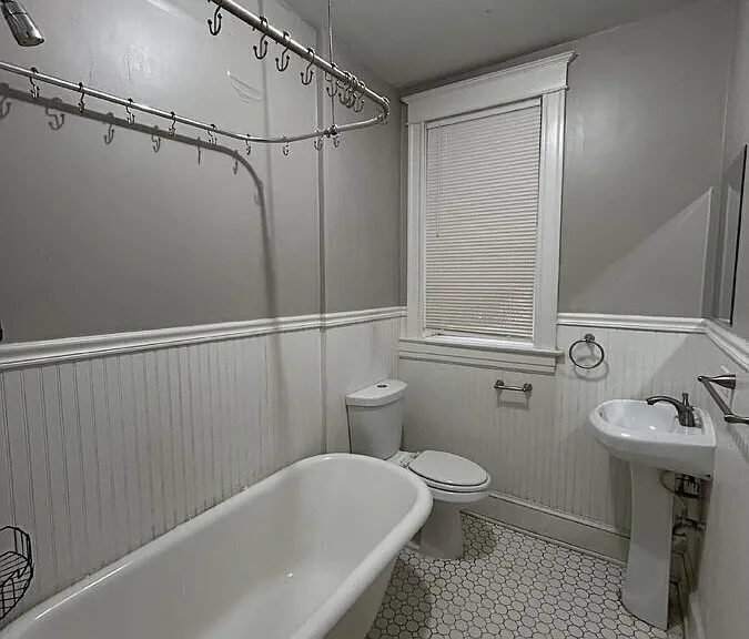 4542 Virginia Ave #1F — Photo 8