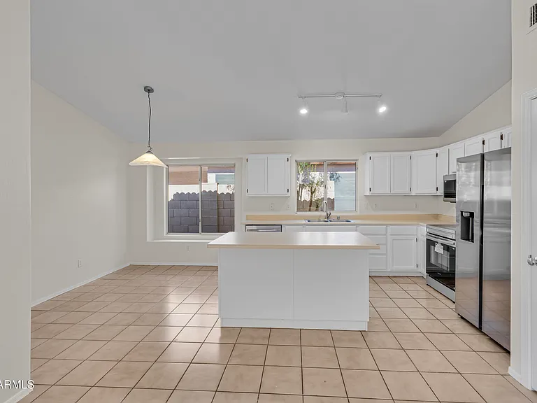 3321 W Gary Dr — Photo 12