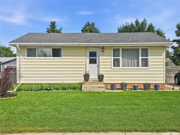509 7th AVENUE W, Biggar, SK S0K 0M0