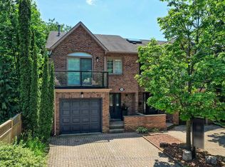 30 Nelson St, Oakville, ON L6L3H6