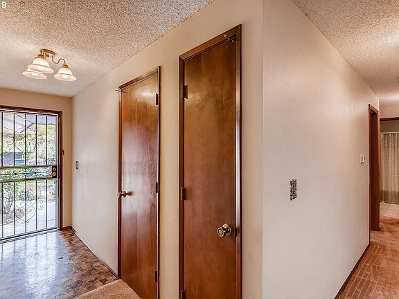 4th image of 2749 NE Evelyn Ave