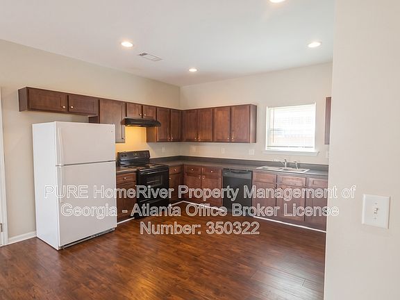 3rd image of 554 Tulip Ln