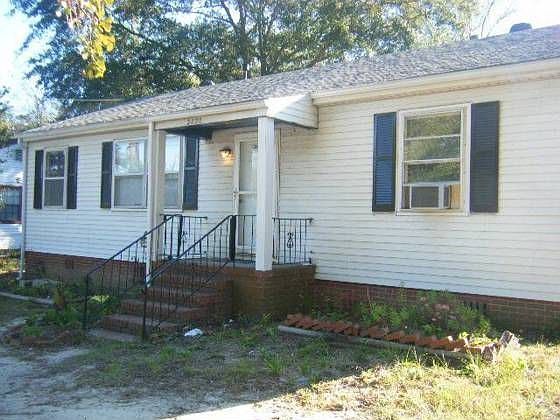 1st image of 2422 Ruby Dr