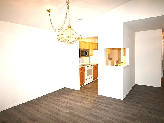 5th image of 44854 Marigold Dr