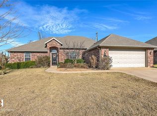 1506 Parkside Cir, Cave Springs, AR 72718