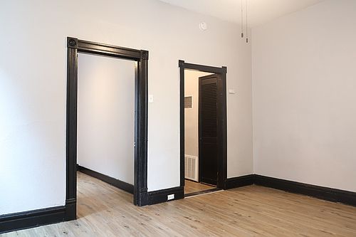 3rd image of 2127 Russell Blvd #2F