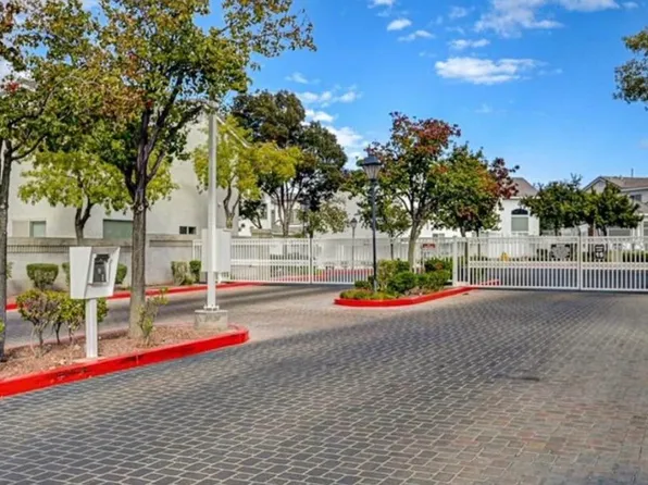 10295 Cherry Brook St, Las Vegas, NV 89183