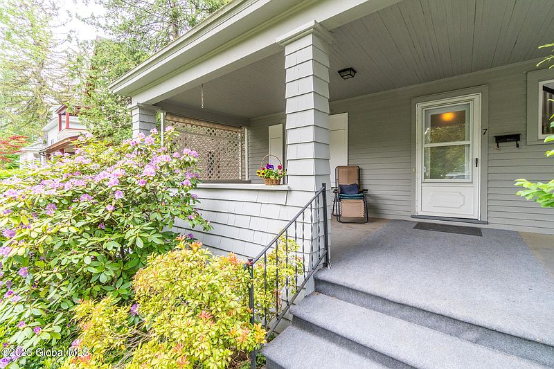 2nd image of 7 Glendale Avenue