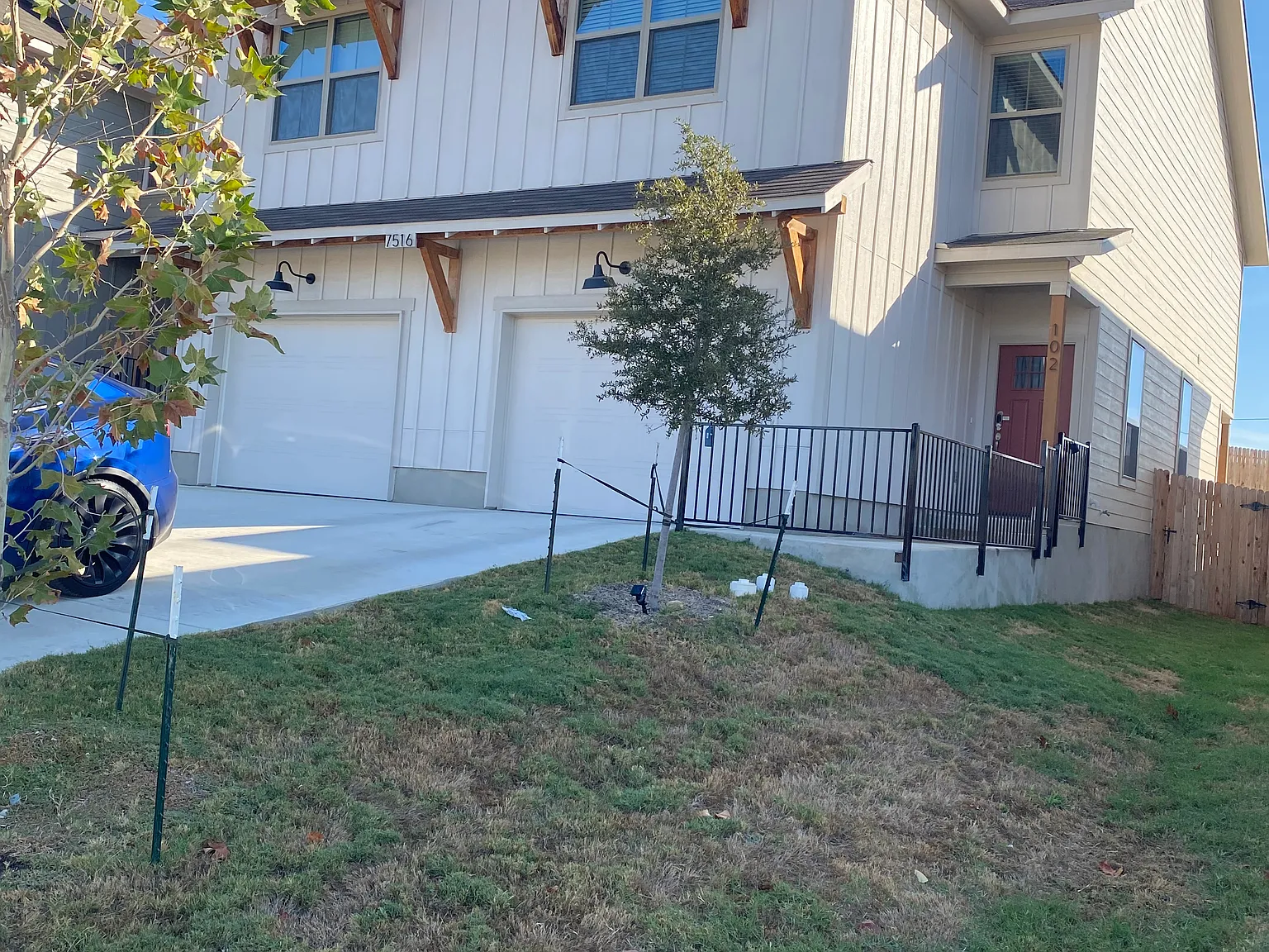 7613 Briarwood Dr — Photo 2