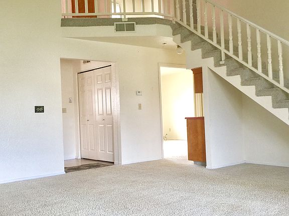 4th image of 308 Almond Dr